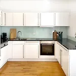 Flatista Homes - Nymphenburg Suites